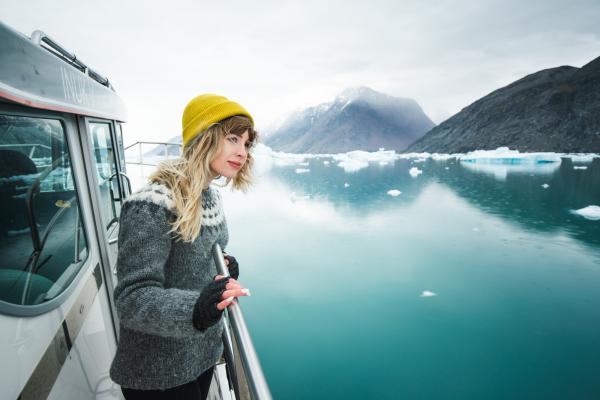 Per Boot in Richtung Qooroq Gletscher in Südgrönland