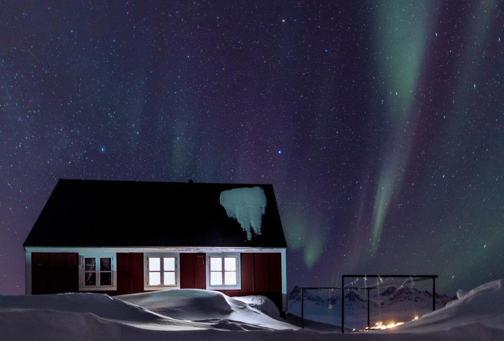 Die Aurora Borealis tanzt im Himmel Grönlands