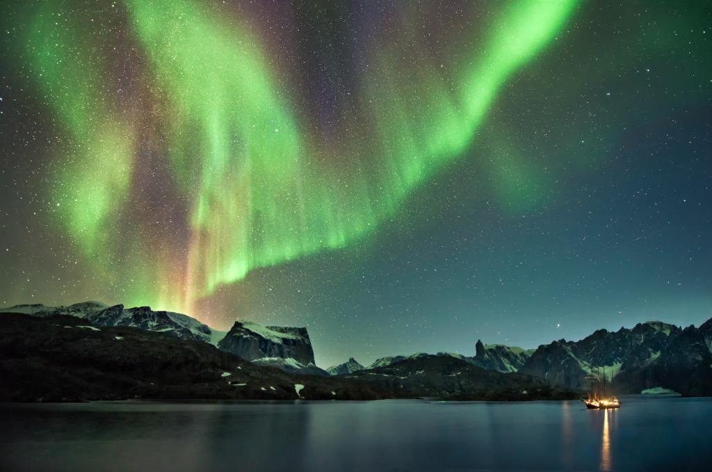 From end of August the Northern Lights start showing in Scoresbysund